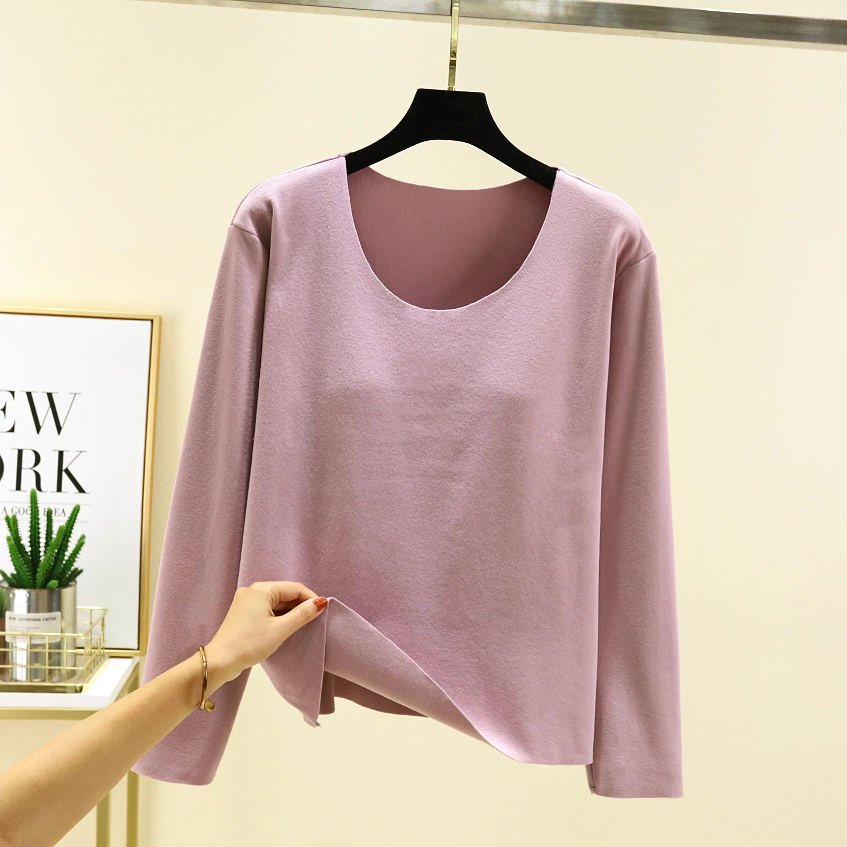 De Rong Chest Cushion Round Neck Long Sleeve Warm Bottom Shirt Women's Autumn and Winter New Solid Color Plush Slim Fit T-shirt image 6