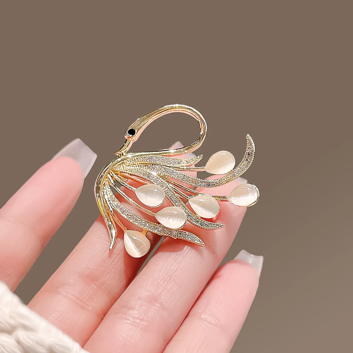 New Luxury Opal Swan Brooch Personality Exquisite Animal Pins High-grade Coat Corsage Accessories