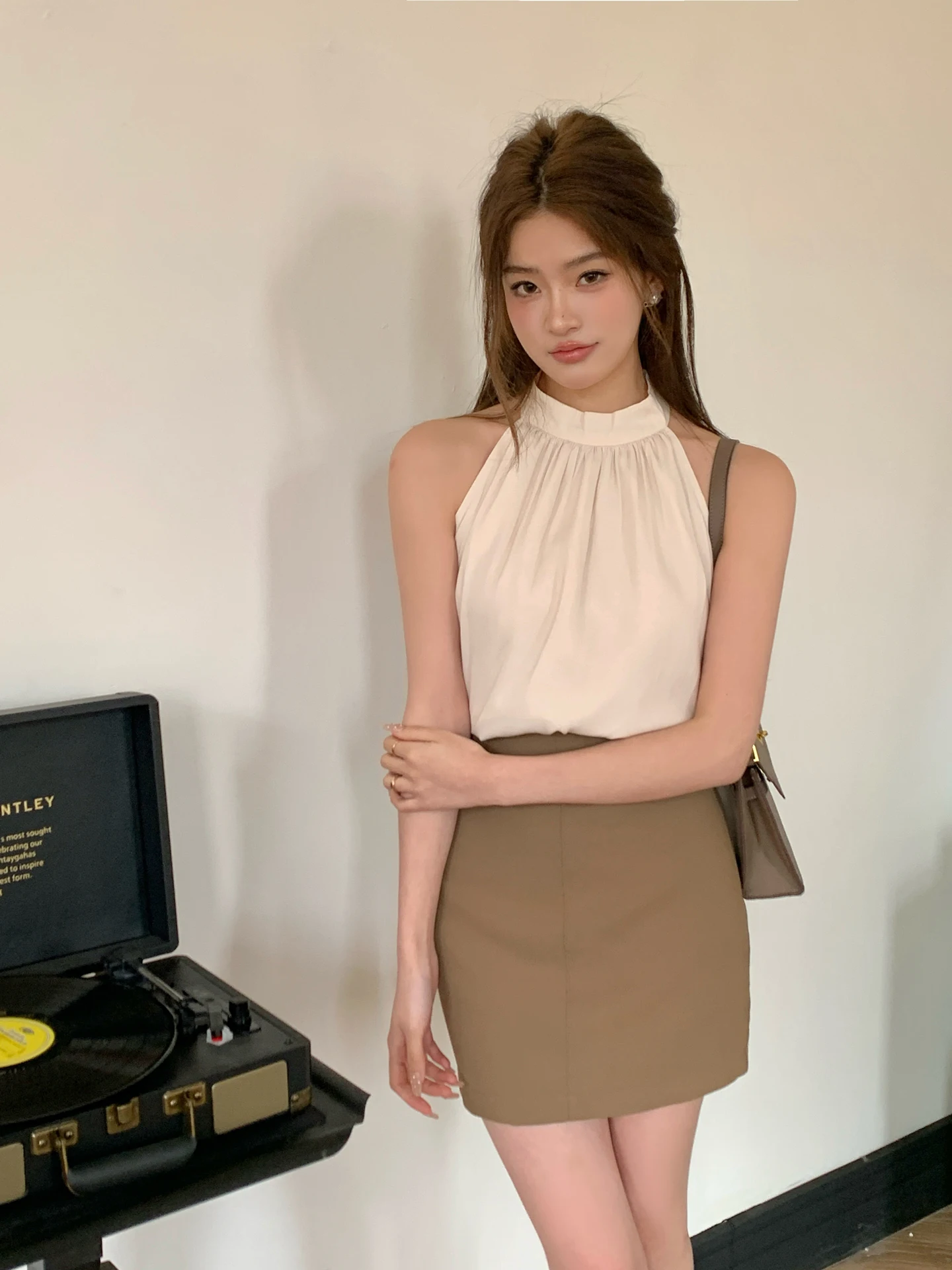 

Женский летний топ Good Wang Spicy Girl с открытыми плечами, без рукавов, элегантный, для повседневной носки, свободного кроя, из полиэстера, с высоким воротником