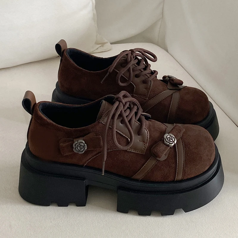 

Женские замшевые лоферы с цветочным бантом, туфли на платформе со шнуровкой для женщин, осенние модельные туфли Лолиты, женские кроссовки 2025 года, новые женские кроссовки