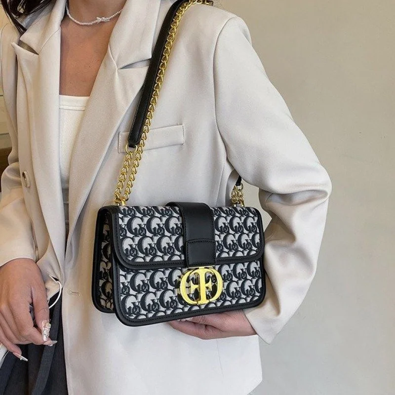 

Elegant Ladies Handbag Crafted From Leather Featuring Popular Classic Elegant And High-End Vintage Style​