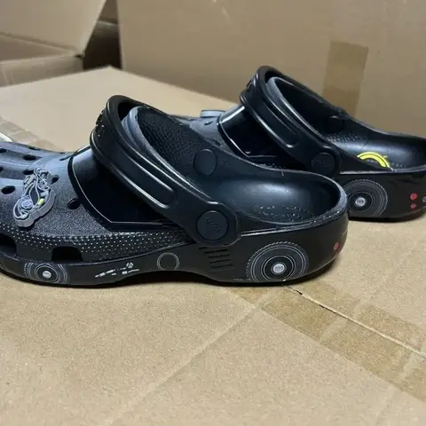 Nya Beast Kingdom Justice League Batman-filmperiferi kreativa tecknade halkfria platta tofflor som kan bäras över strandsandaler 10 best sales Batman-skor - №2