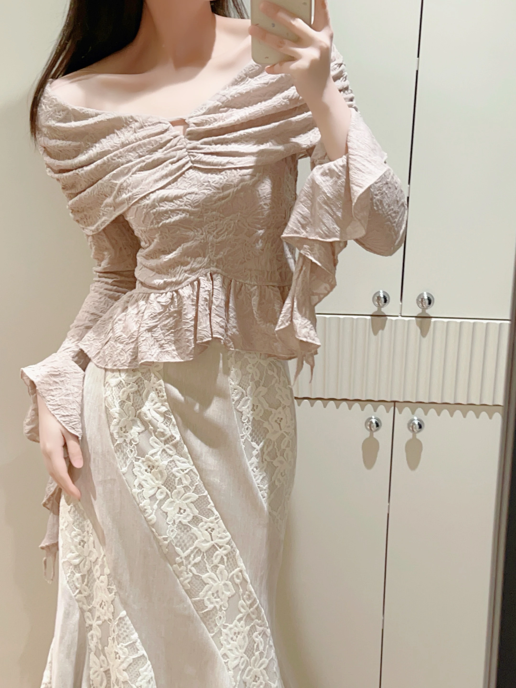 

Текстурированный вязаный топ из бархата с кружевом и юбка-рыбка с высокой талией, длинный рукав, глубокий V-образный вырез, осень-зима