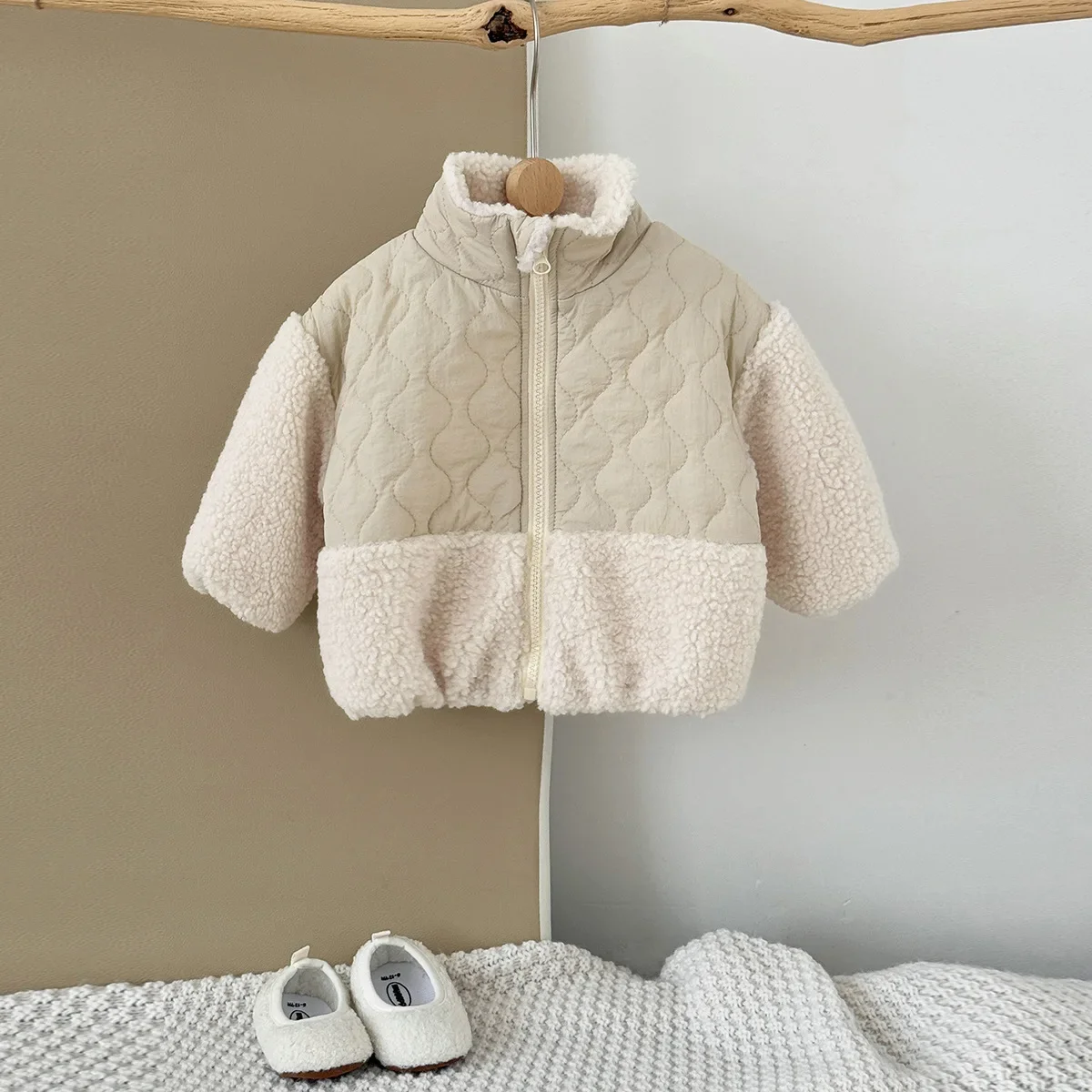 

2025 New Winter Children Clothes Lamb Fleece Cotton Jacket Girl Infant Toddler Warm Zipper Coat Korean Style Outerwear