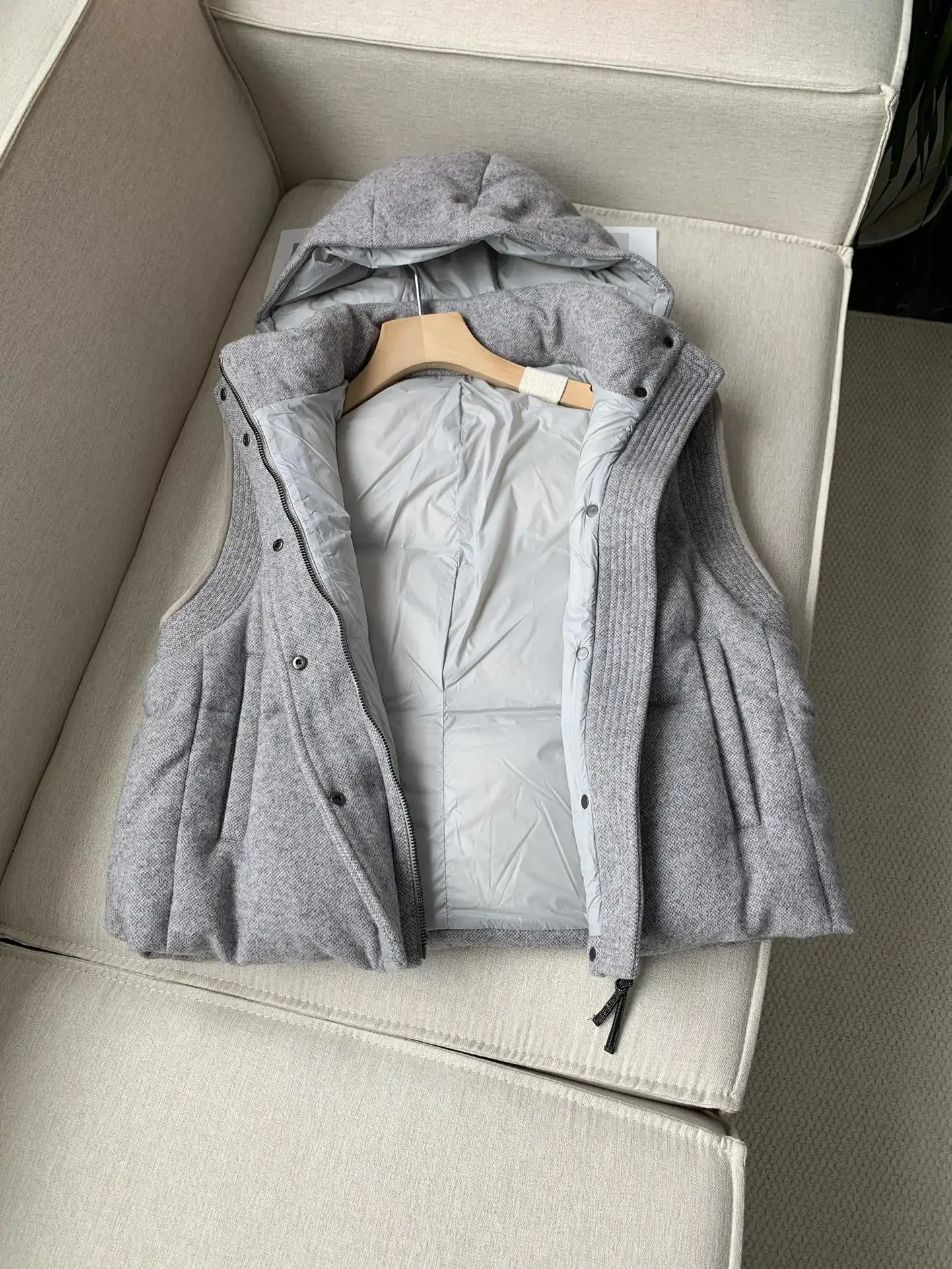 Women Grey Goose Down Vest Autumn Winter Beaded Chain Sleeveless Single Breasted Casual Ladies Knitted Jacket