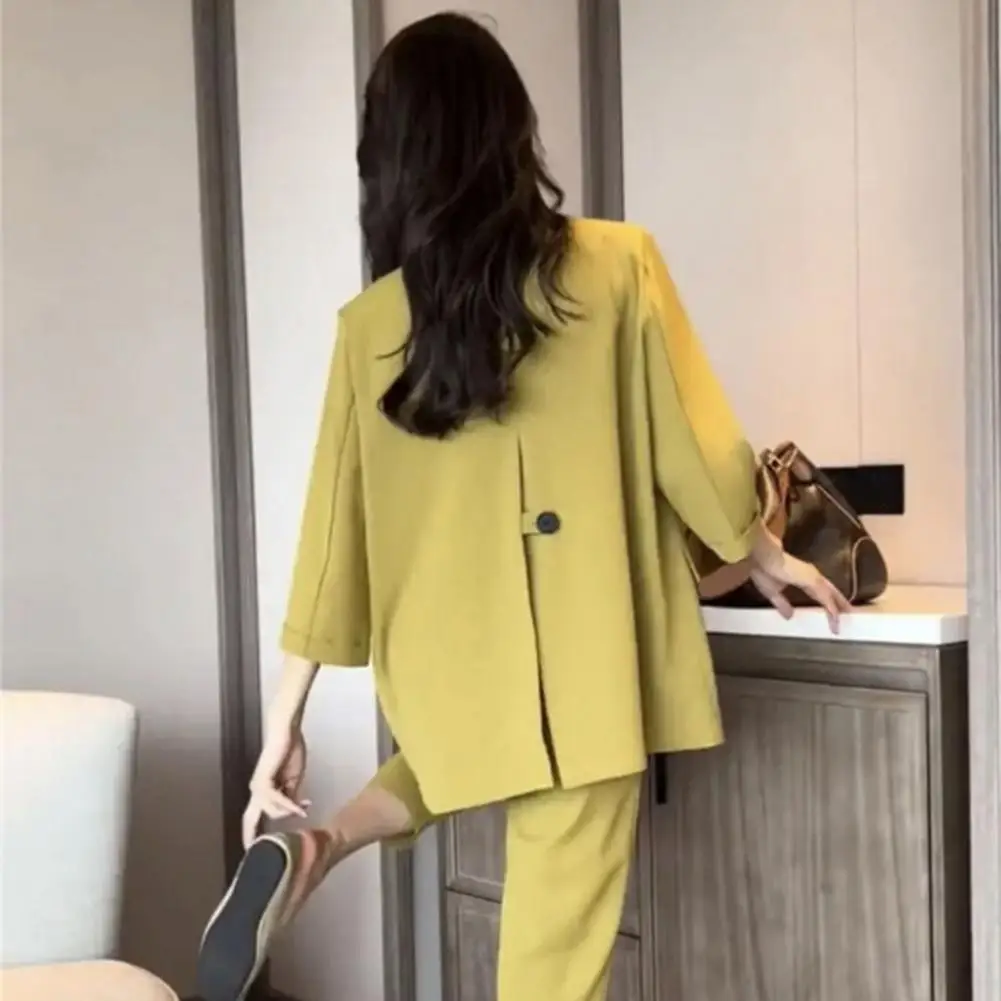 Two-button Suit Coat Elegant Women's Double Breasted Suit Jacket with Flap Pockets Casual Everyday Business Outwear with Single