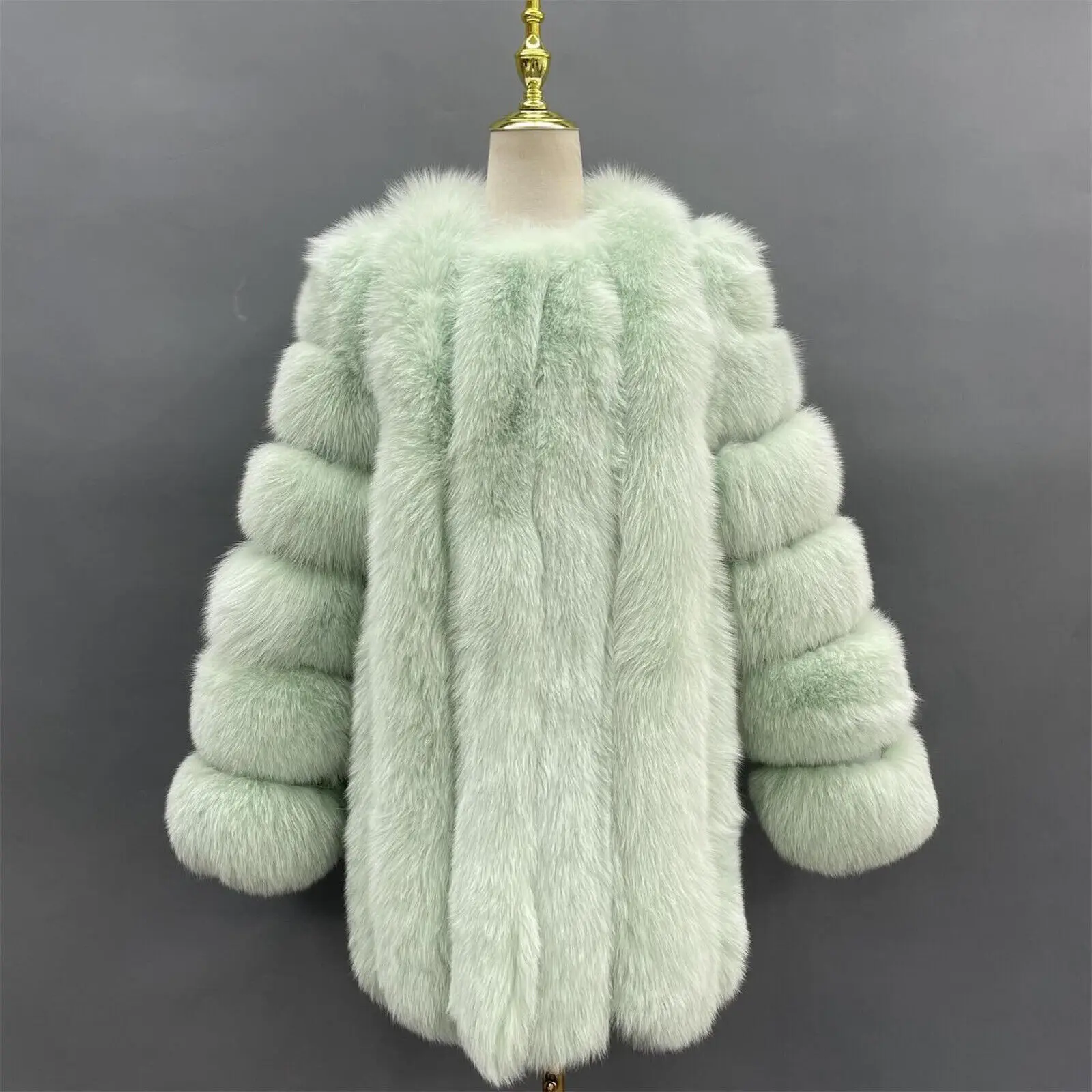 Cappotto di pelliccia di volpe verde chiaro