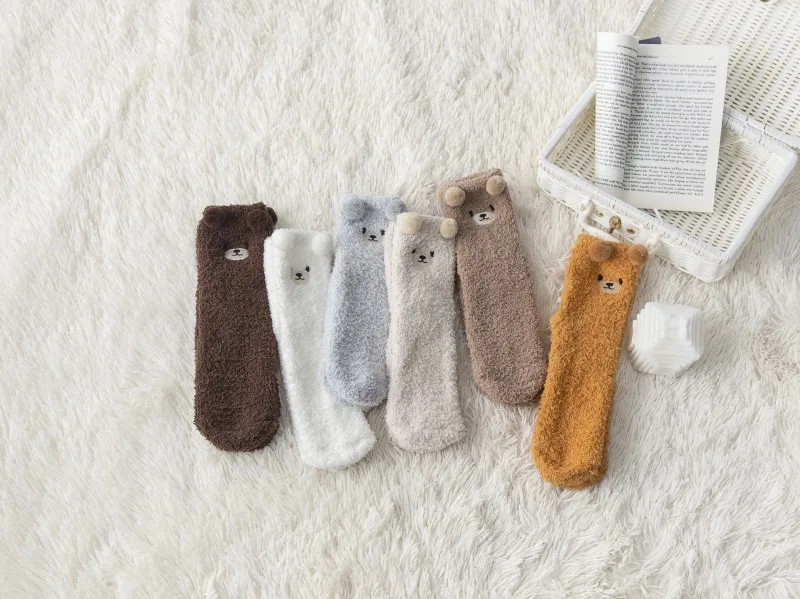 4 Paar 3D Flauschige Damensocken mit Bären-Kawaii-Tiermuster, Dicke Fleece-Wärme-Socken im koreanischen Stil für Zuhause und zum Schlafen – Detail 6