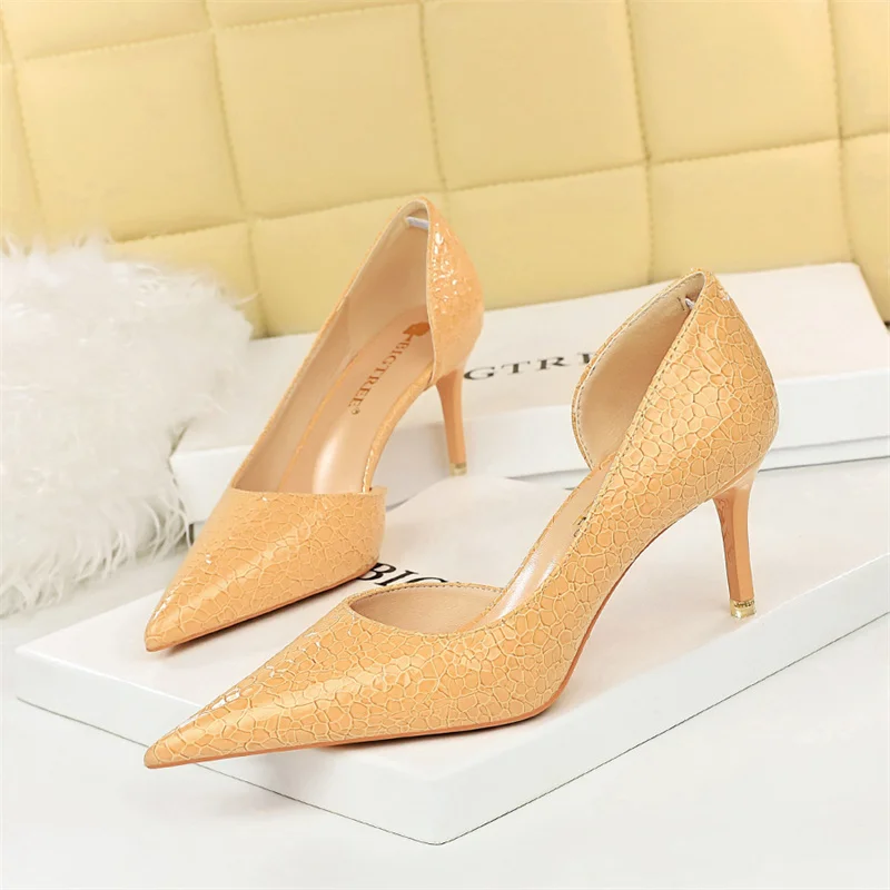 

Women Fashion High Heels Pumps Nude Pointed Toe Stone Serpentine Leather Side Hollow Wedding Stiletto Silver Single Shoes