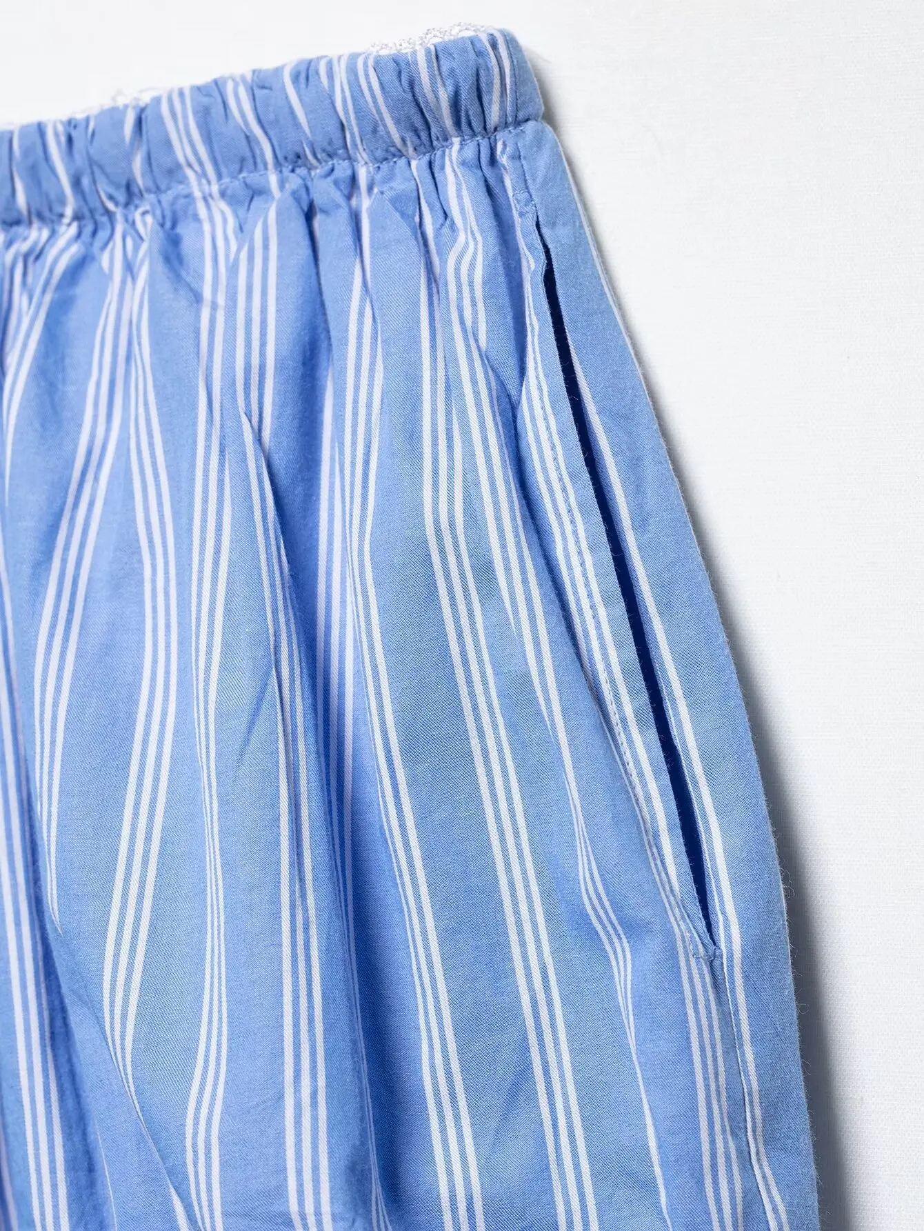 Y2K Aesthetic Elastic Waist Striped Shorts Fashion Striped Fluffy Mini Shorts Women’s Stripes Print Elastic Low Waist Shorts