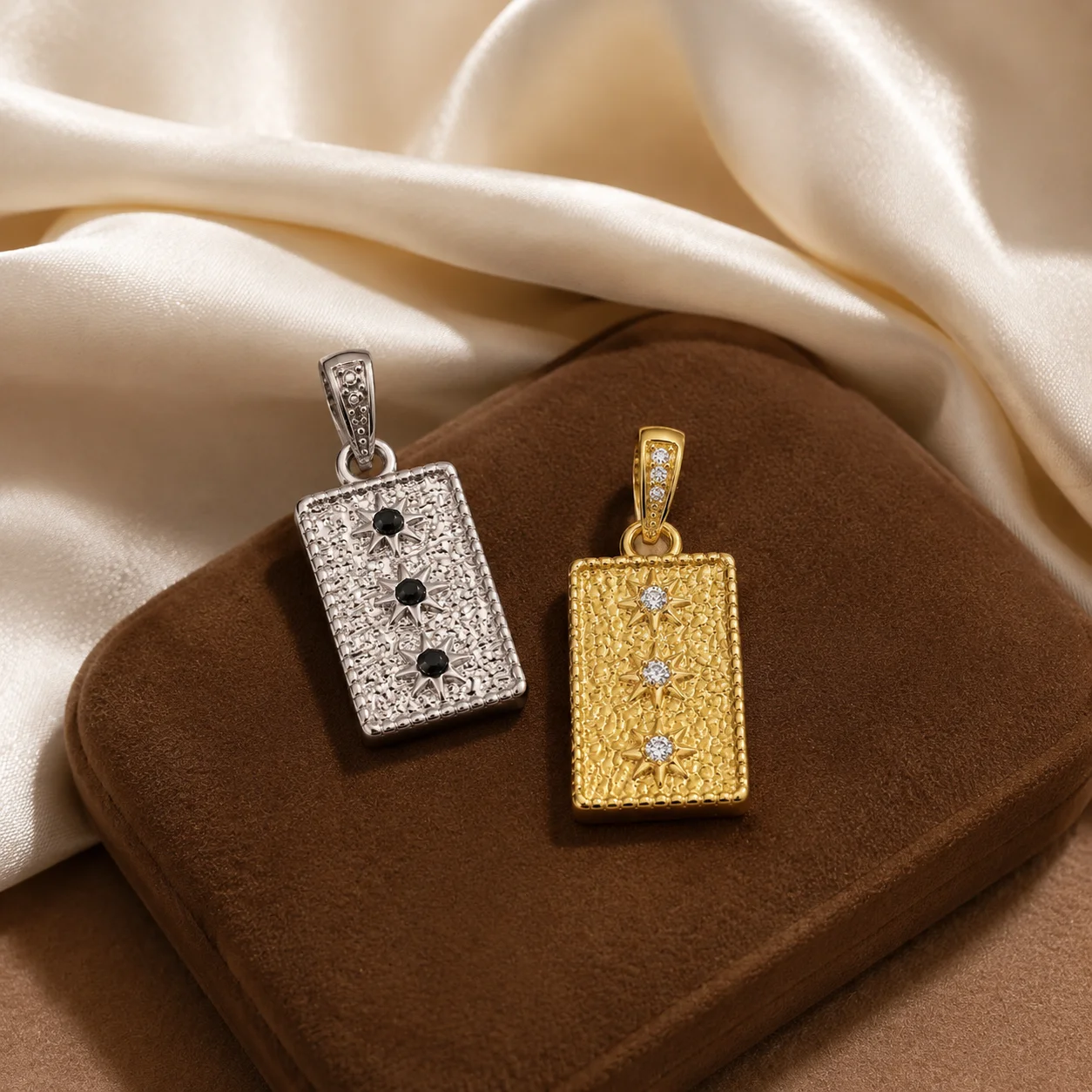 ZHENL Strukturierter Rechteckiger Anhänger Charm 18K Vergoldeter Edelstahl 3 Sternförmige Sterne Halskette Damen Herren Schmuck – Detail 4