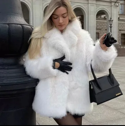 Thick faux fur and fox fur coats for autumn and winter, women's overcoats, mid-length and fashionable fur for the elderly