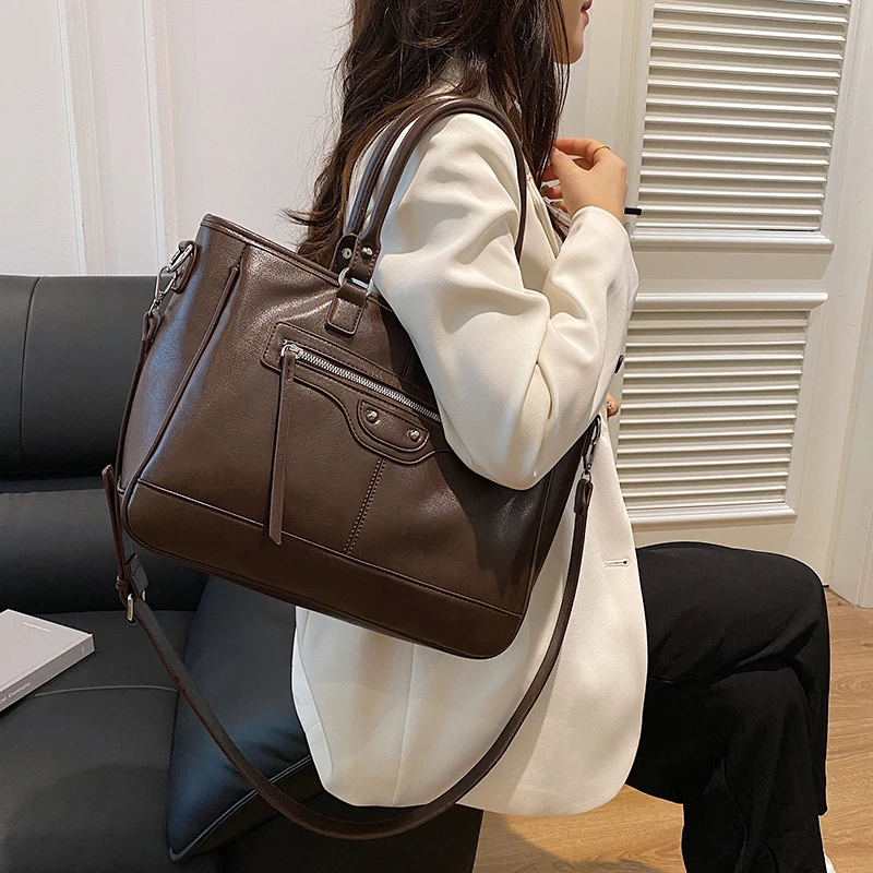 

Luxury Elegant Diaper Bag Women's Designer Crossbody Handbag Minimalist Vintage Tote Leather For Commuter And Party Use