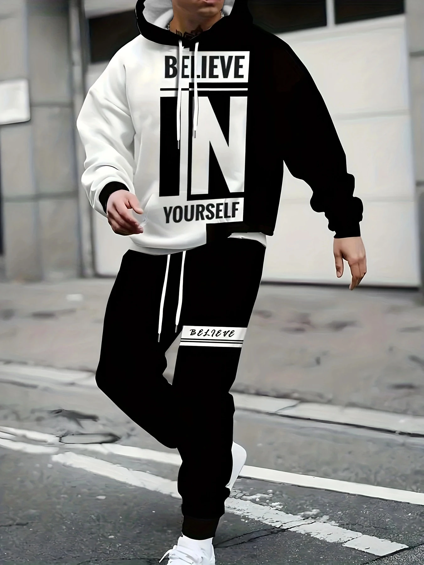 

A must-have for trendsetters! The best-selling hoodie of 2025 features a loose fit and eye-catching personalized prints