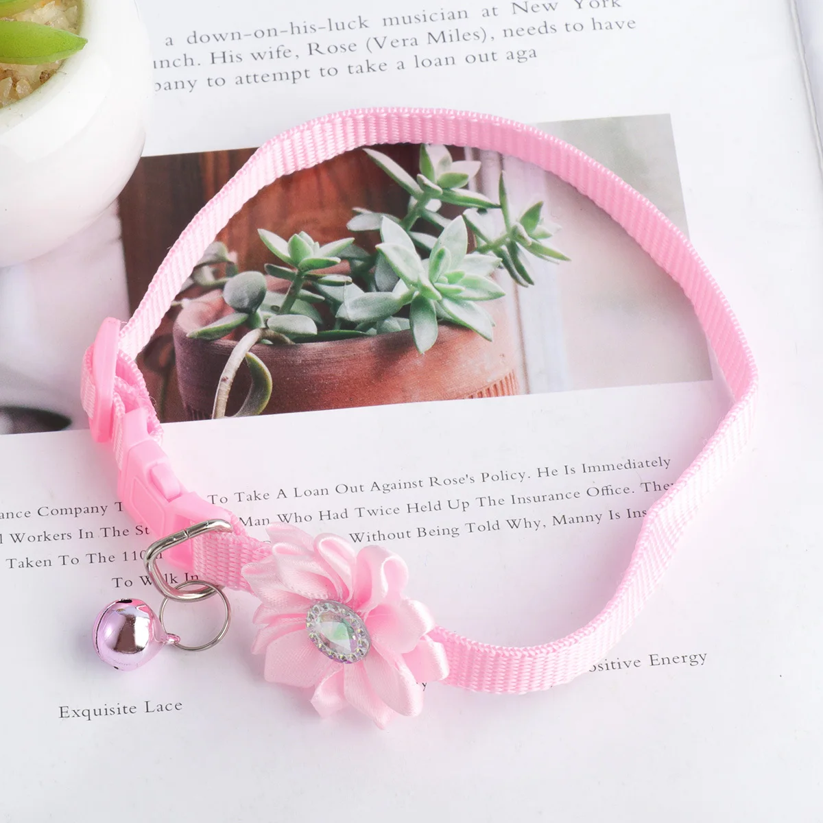 

Stylish Flower Pet Collar with Jingle Bell Adjustable for Cat Dog Small Pets Adorable Look Pink Pet Bell Collar