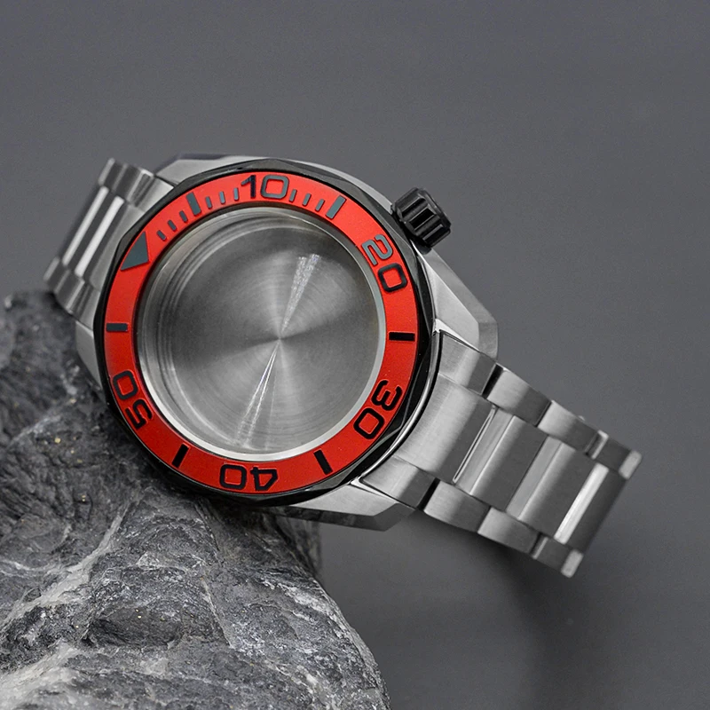 NH35 Case SPB185 Silver case with flower back and black rim Sapphire glass, stainless steel bracelet Water resistant