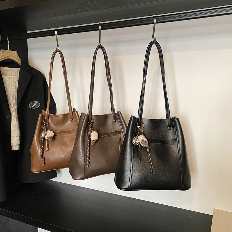 

Fashion Casual Handbags Women's Autumn and Winter New Retro Texture Trend Versatile Shoulder Skew Bag