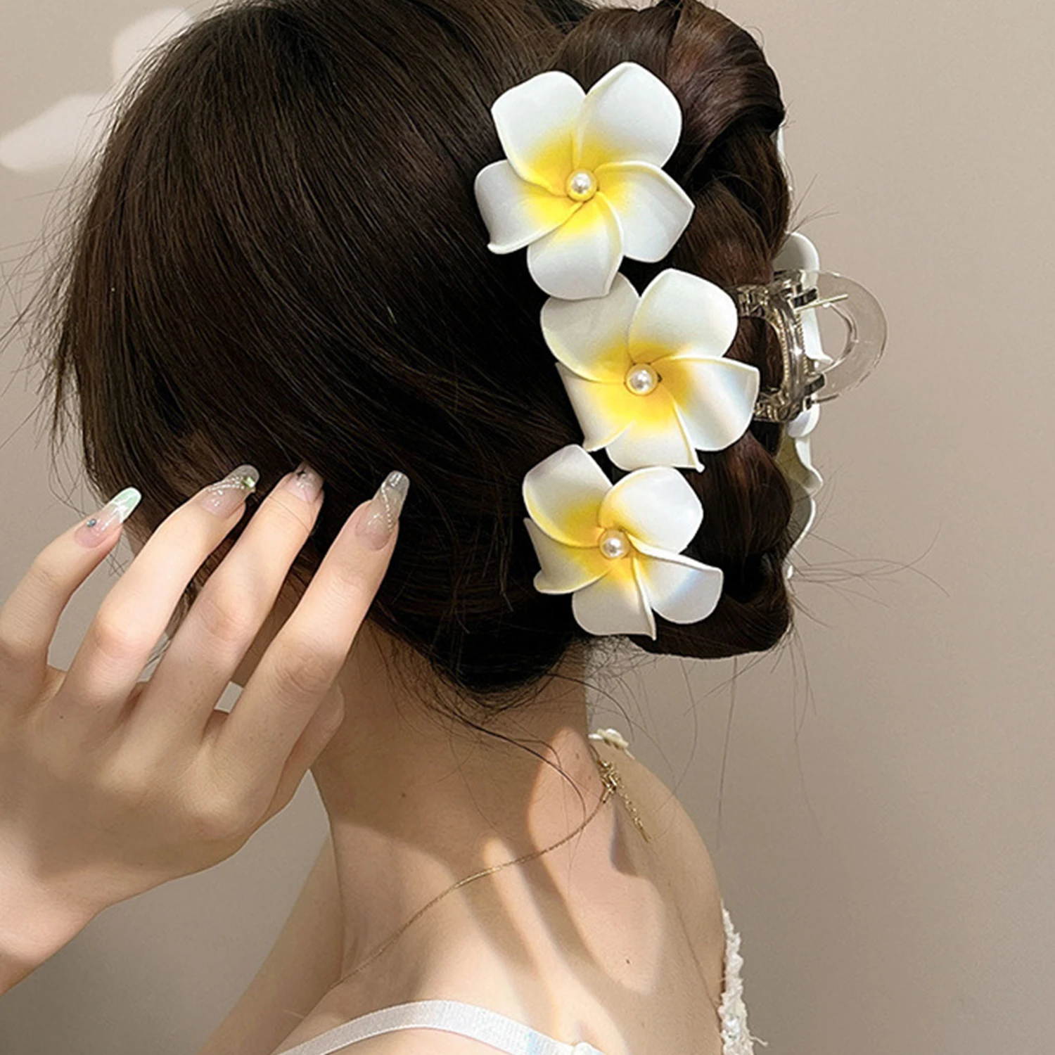 Sweet Hair Clips Frangipani Hair Claws Plumeria Transparent Flower Hairpins Hawaiian Gradient Hair Clamp Shark Clip 8/10/12cm