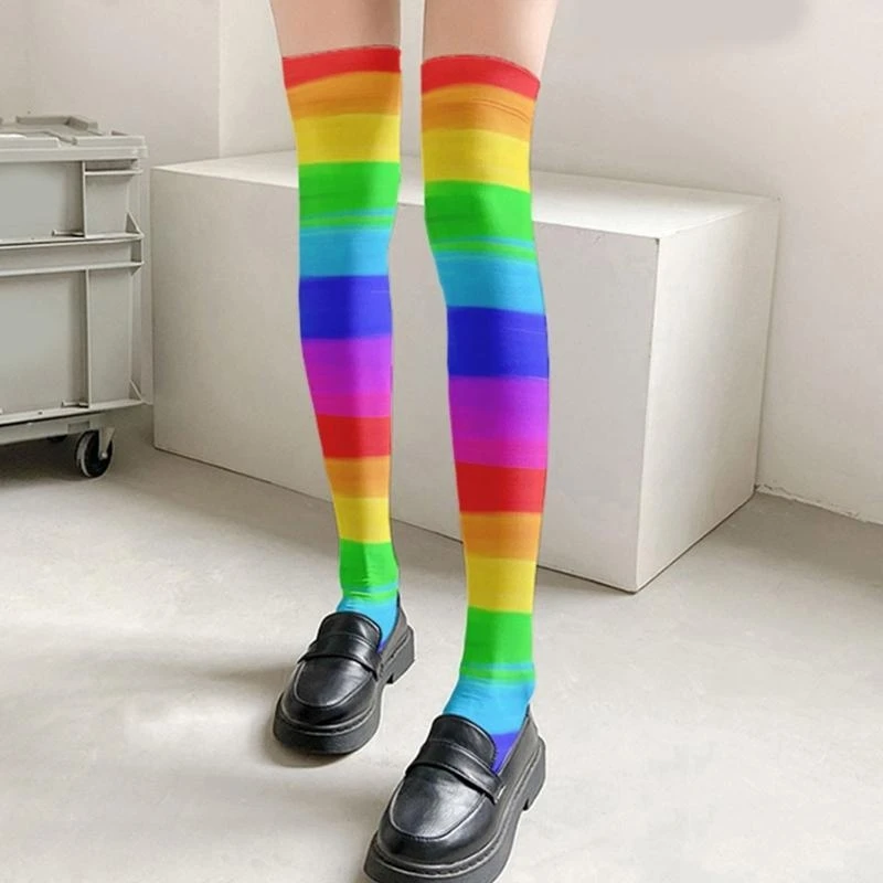 Y3NE السيدات الفخذ العليا الجوارب الطويلة مع قوس قزح متعدد الألوان مخطط نمط الحرير فوق الركبة جوارب الجوارب الجوارب للحفلات