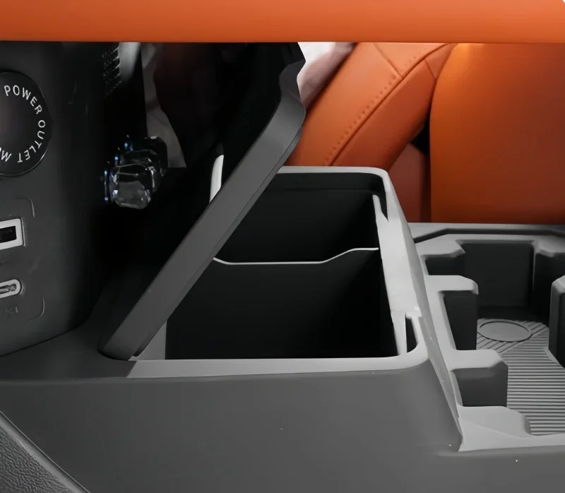 Car Central Control Down Multi-functional Storage Box Suitable for Chery Jetour G700 2025-2026 Modified Car Silicone Tissue Box