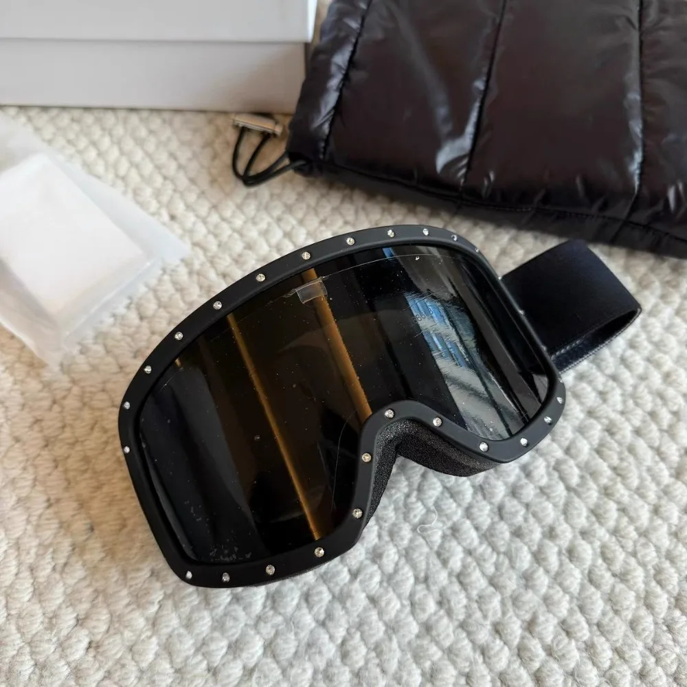 

Luxury Ski Goggles HD Lenses Stylish Snowboard and Ski Cycling Glasses Winter Sports Accessories Windproof Unisex Gift