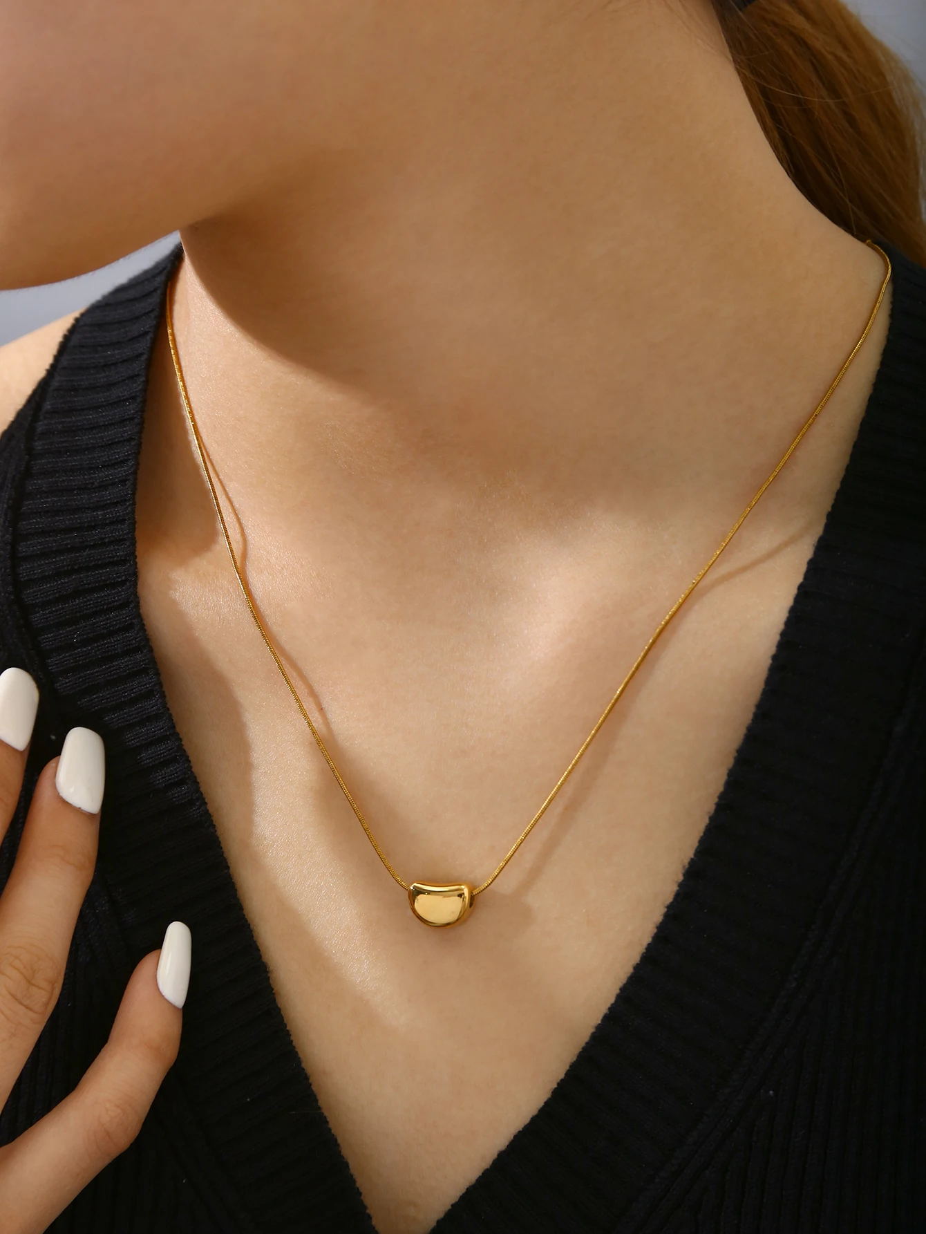 Ins Delicate Temperament Senior Sense Of Cold Wind Stainless Steel 18K Gold-Plated Glossy Geometric Pendant Collarbone Chain