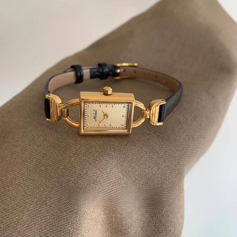 

Fashion Temperament Vintage senior Simplicity Quartz Watch For women's girl Student gift Women's accessories