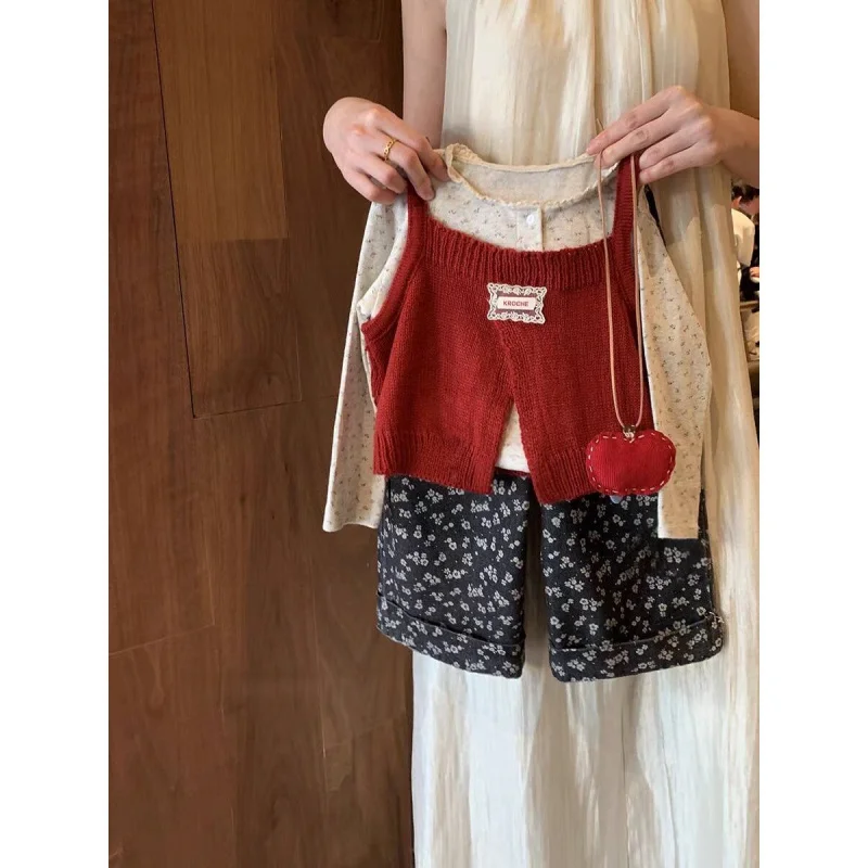 

Girls Spring and Autumn New Fashion Knitted Vest Floral Bottoming Shirt Wide Leg Pants Three Piece Set