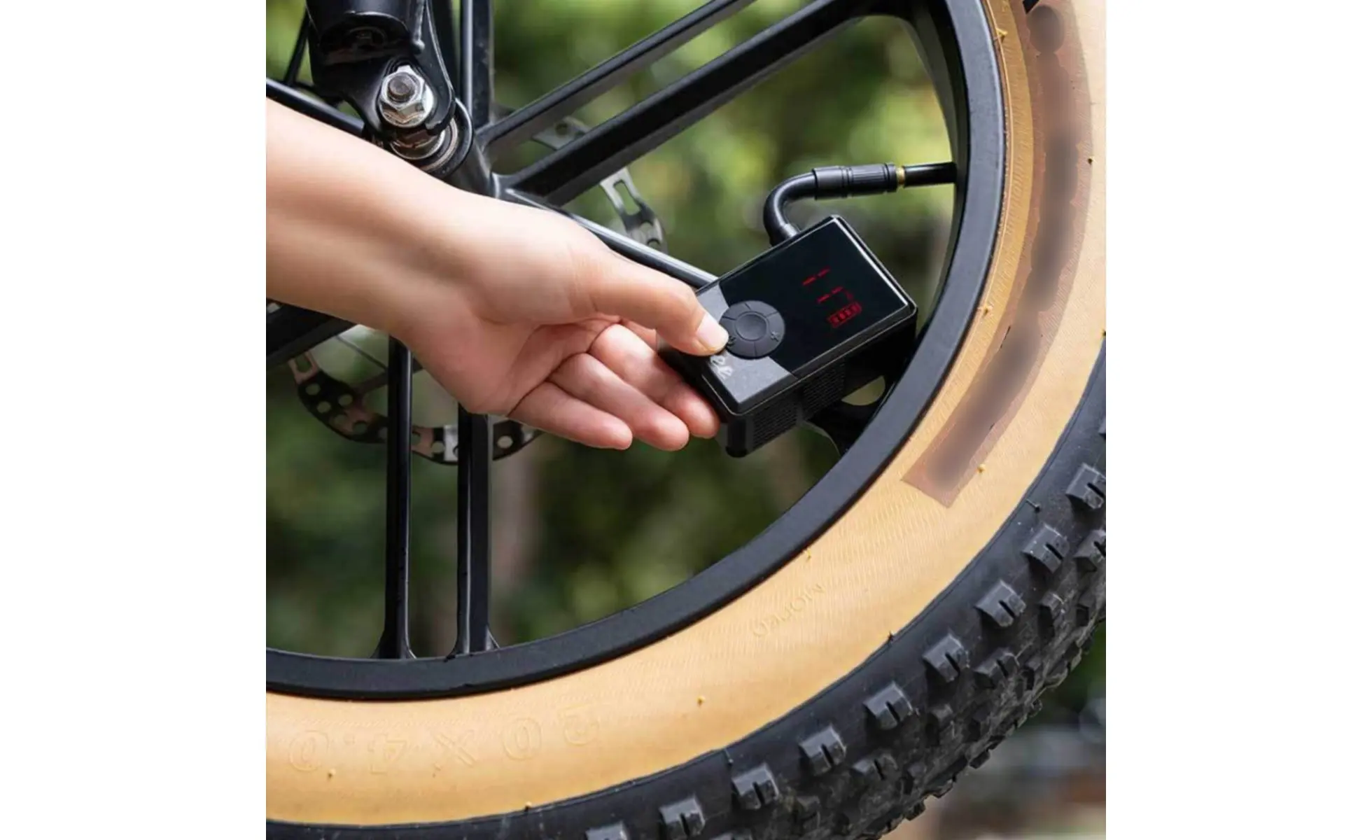 Mini Electric Bike Pump Quick Inflation Rechargeable Bike Inflator Portable Cycle Pump Fast Inflate Lightweight for Cycling