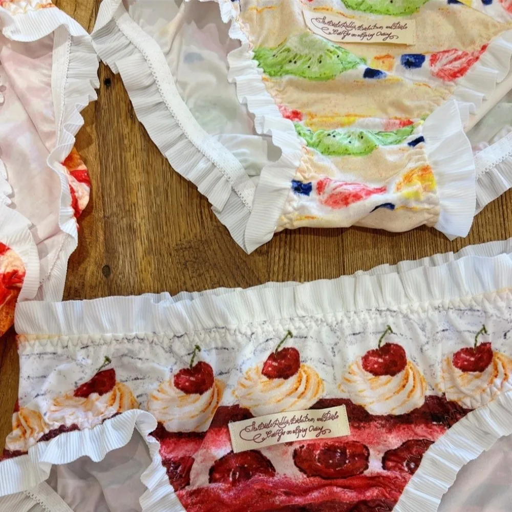 Braguitas de seda helada Cherry Brownie Lolita con entrepierna de algodón, cintura baja, volantes dulces, lencería Kawaii, bragas con diseño de pastel para mujer