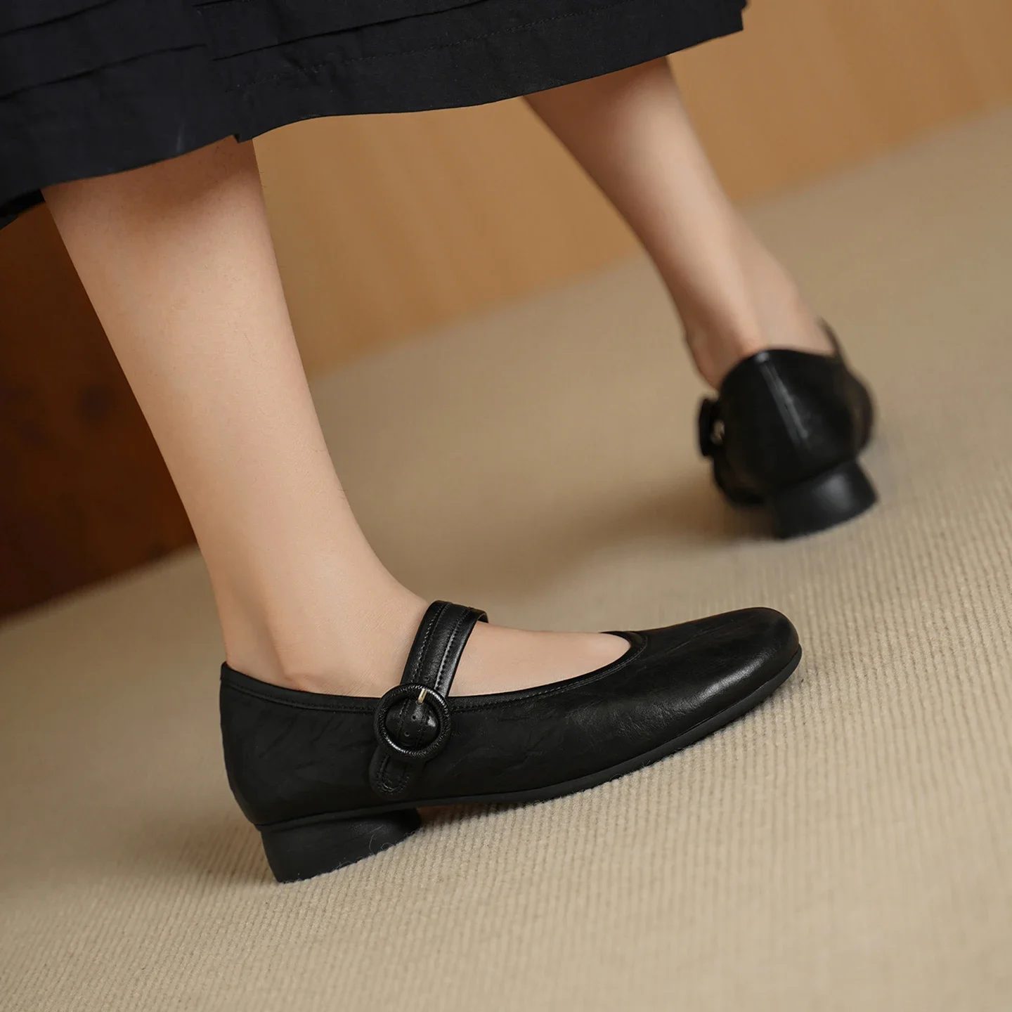 Genuine Leather Women Mary Janes Wrinkled Round Buckle Strap Chunky Low Heel Round Toe Pumps Soft TPU Sole Pleated Spring Autumn