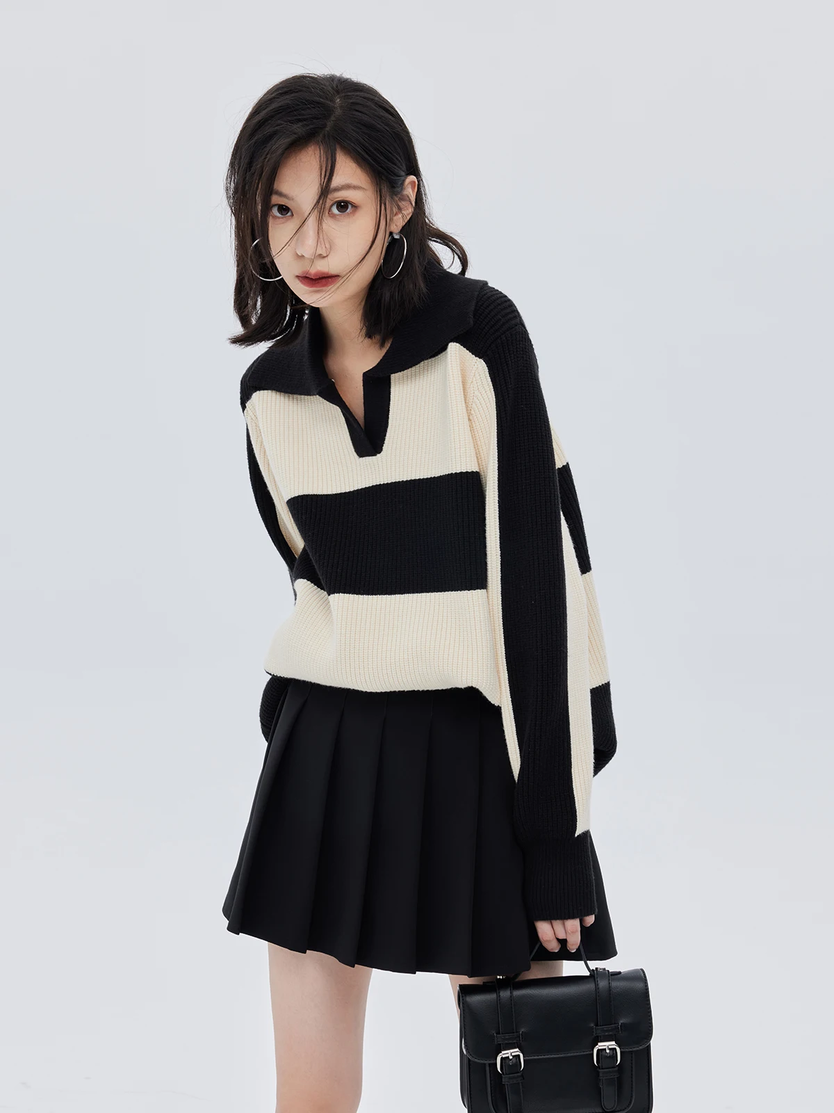 Pull tricoté à rayures noires et blanches pour femme, col de banlieue à la mode, édition ample, nouvelle collection printemps et automne