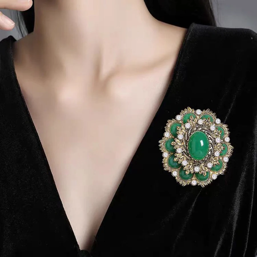 خمر الباروك الأخضر زوبعة سموكي ليف تصميم المرأة المحكمة نمط بروش زي سترة اكسسوارات هدايا العيد