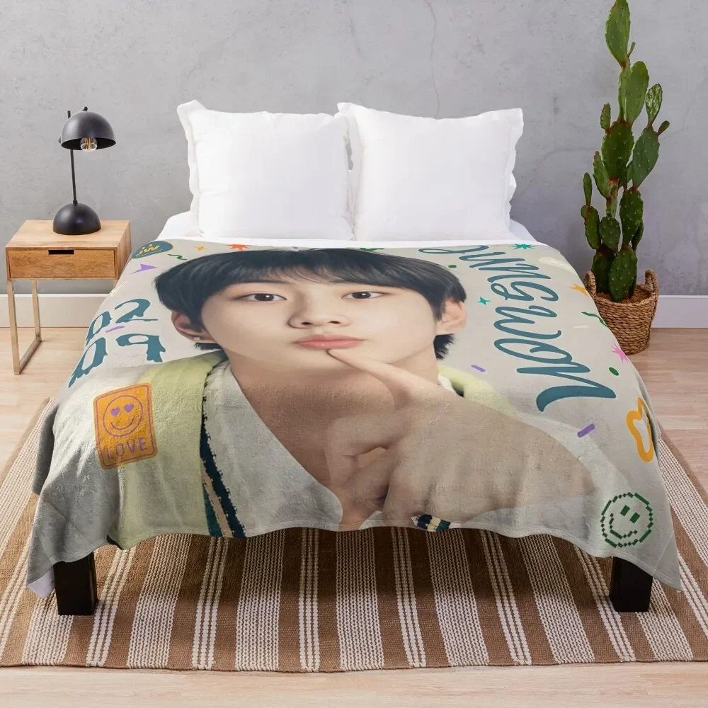 Jungwon birthday (KPOP) Throw Blanket