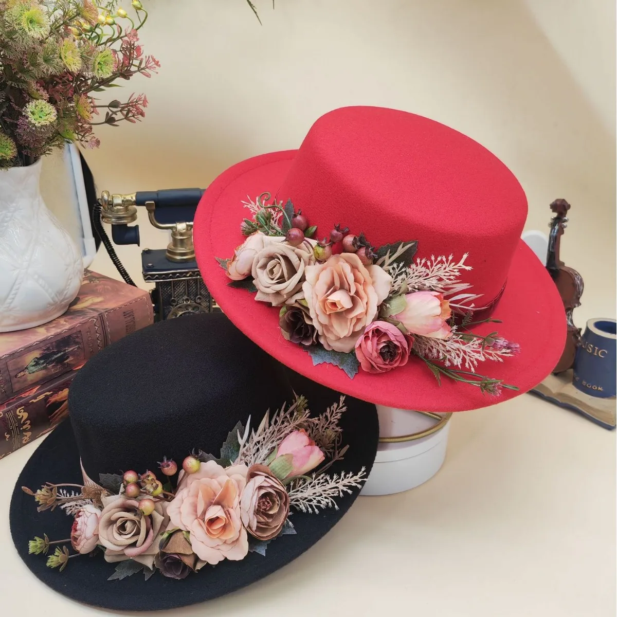 Fedora Hats Women\'s Flower flat cap Fashion Autumn Winter Warm Flat Top Basin Hats British Vintage Top Hats