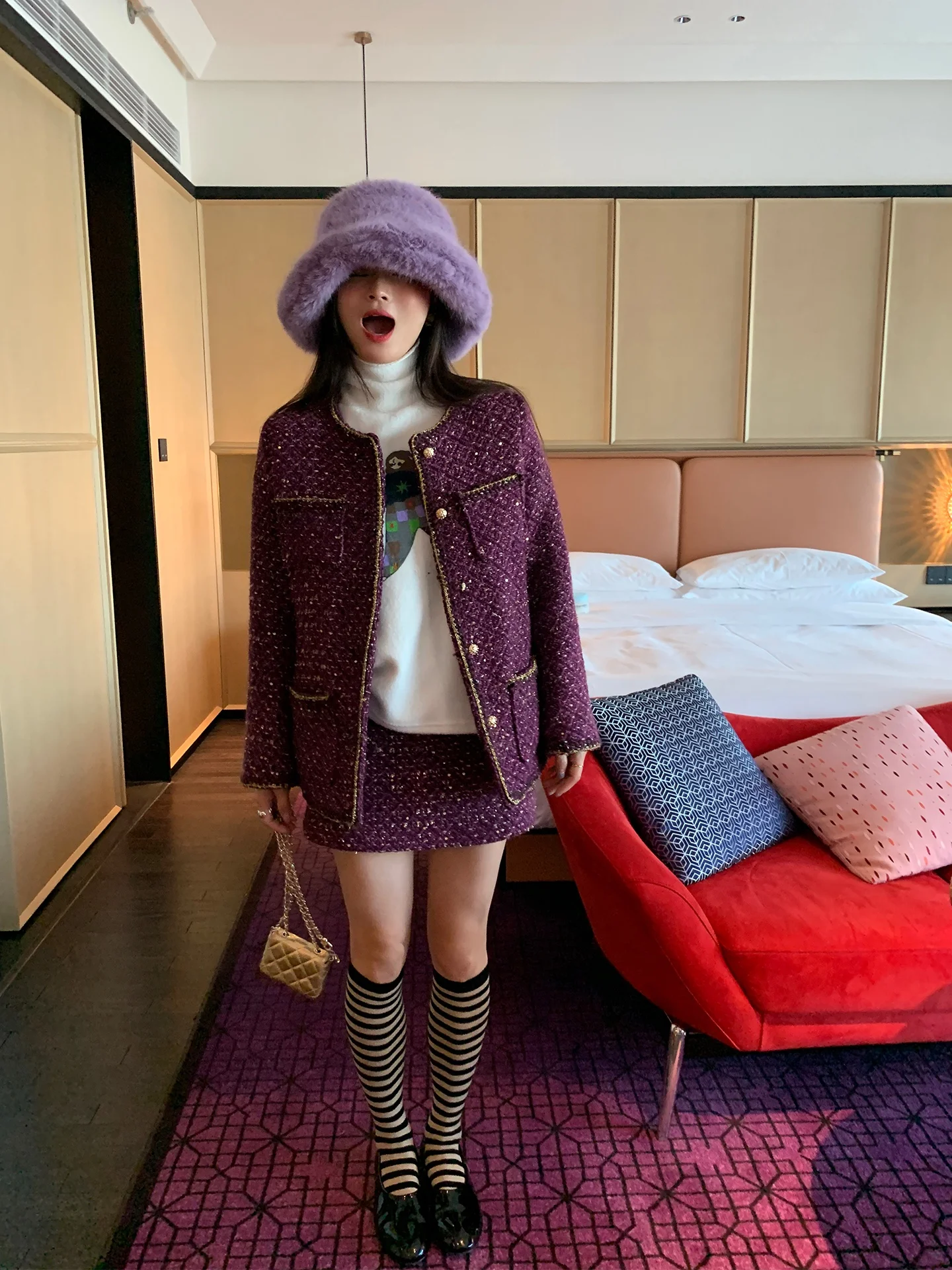 

Unique Beautiful Winter Fashion Set Two Pieces Suit Small Fragrance Style Woolen Plush Jacket Half Skirt Warm Thickened Button