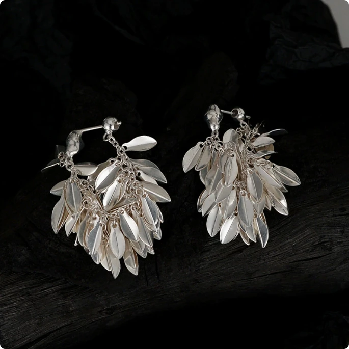 

2025 Dream S925 sterling silver leaf ear hook personalized light luxury earrings high sense Valentine's Day Qixi Festival gifts