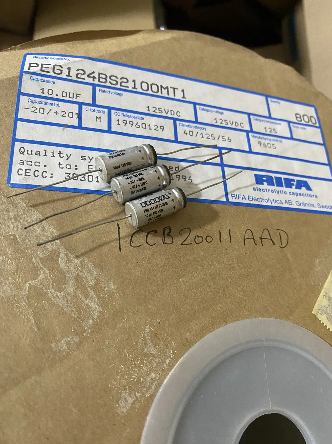 New original PEG124 125V10UF can replace 100V10UF high-temperature axial electrolytic capacitor, 8*20MM