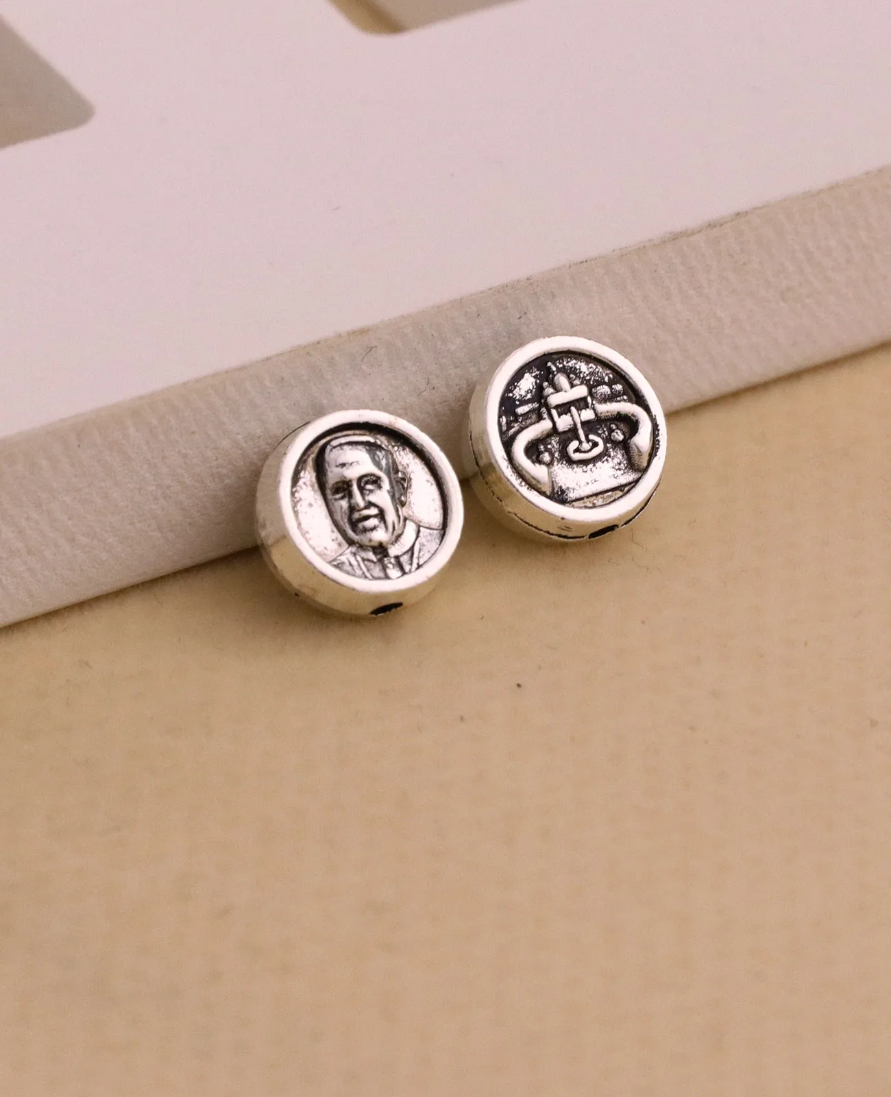 50Pcs Patron Saint Padre Pio Spacer Beads Tiny Catholic St. Padre Pio Loose Beads for Jewelry DIY Making Accessories