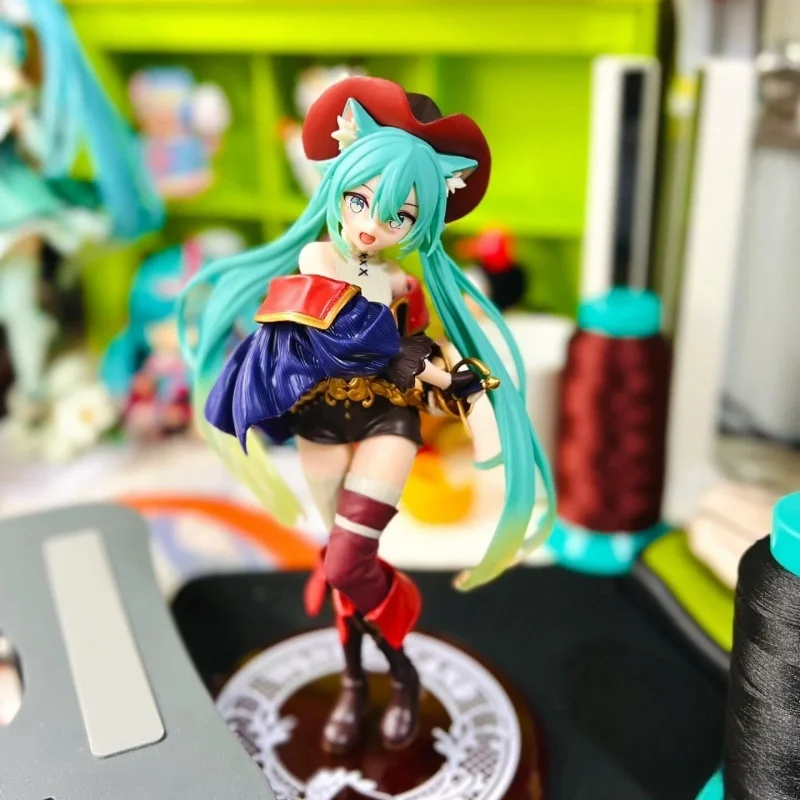 20cm Bandai Hatsune Miku Wonderland Puss In Boots Role Model Cartoon Toy Desktop Car Ornaments Decoration Christmas Present