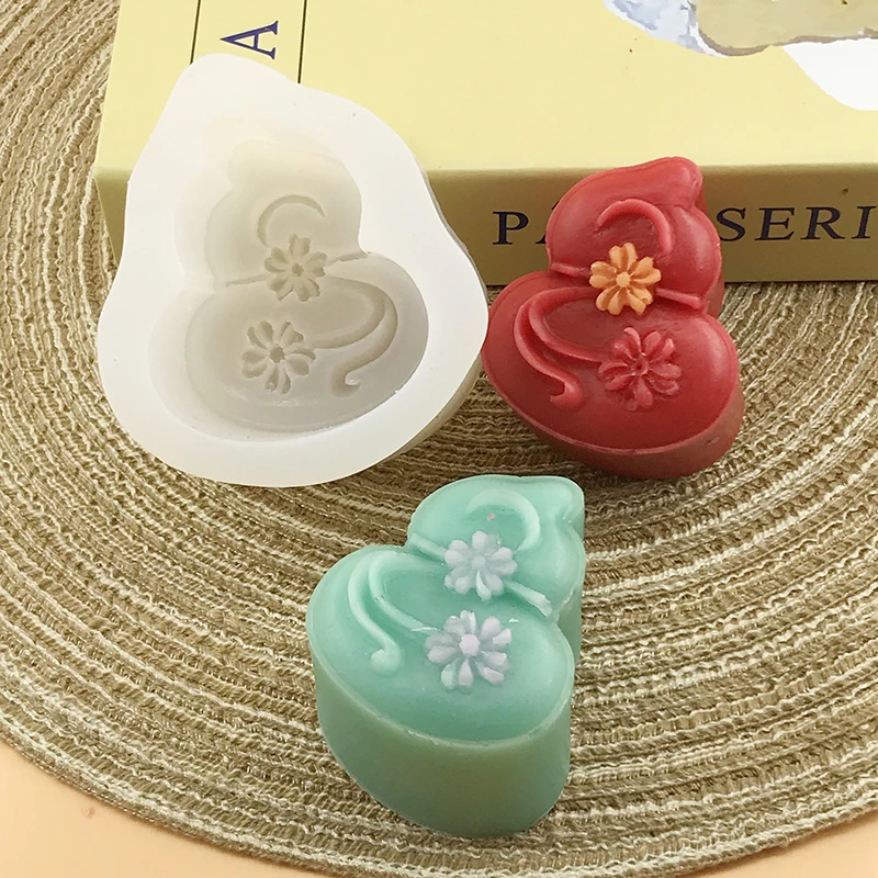

Gourd shaped silicone mold Fondant Cake Decoration Baking Tool Chocolate Mold Food Safety Materials DIY Soap Mold tool