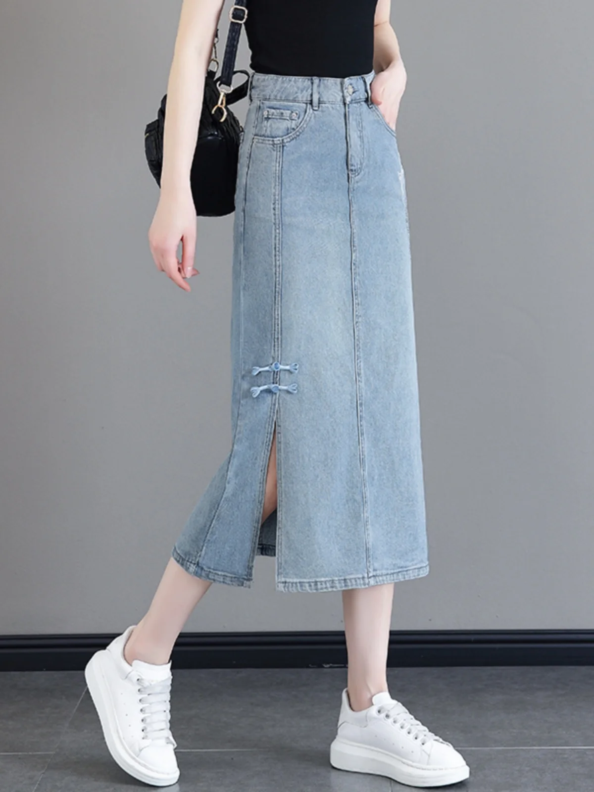 

Новая китайская джинсовая юбка с вышивкой и высокой талией, утягивающая юбка средней длины с разрезом на пуговицах Fem Faionable, юбка из смеси хлопка