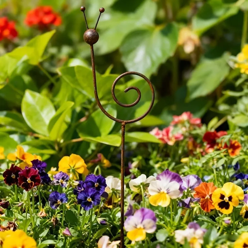 Rostiger Metall-Schnecken-Gartenstecker: Eisenkunst-Rasenornament für den Außenbereich, Terrasse und Garten – Dekorativer Einstecker – Detail 7