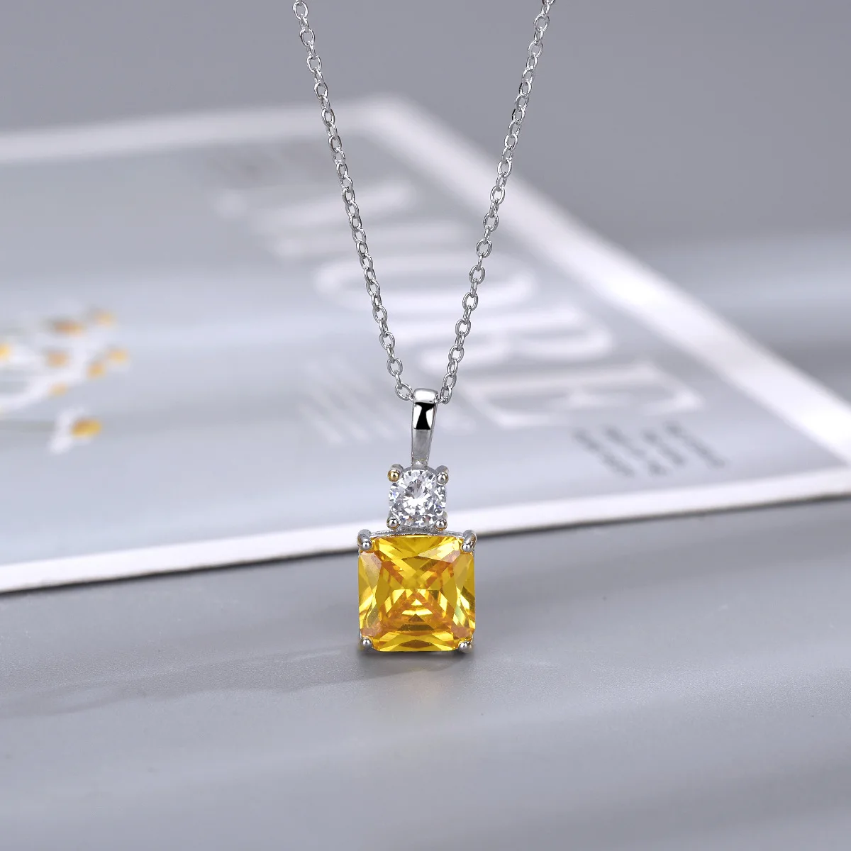 

Square Pink Yellow Ice Flower Zircon Pendant Clavicle Necklaces For Women Silver Color Bridal Wedding Engagement Party Choker