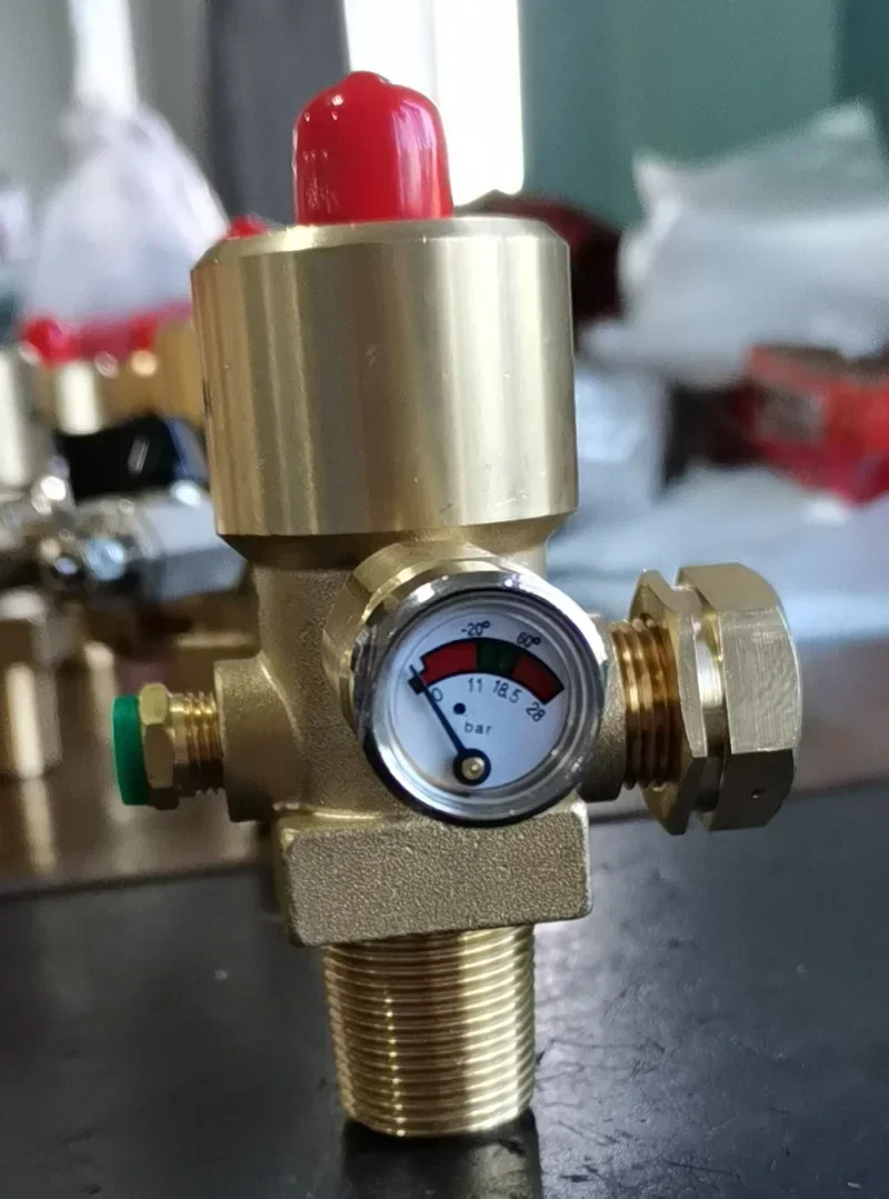 Katup kepala silinder pemadam api CO2 kuningan