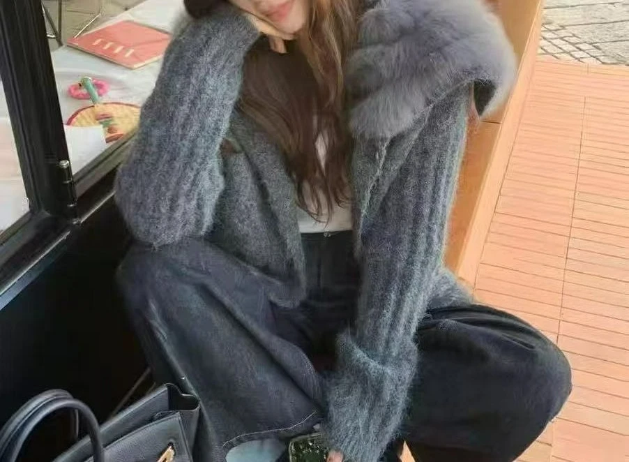 

Fluffy Large Collar Knitted Sweater for Women Stylish Navy Collar Short Sweater Coat 2025 New Model