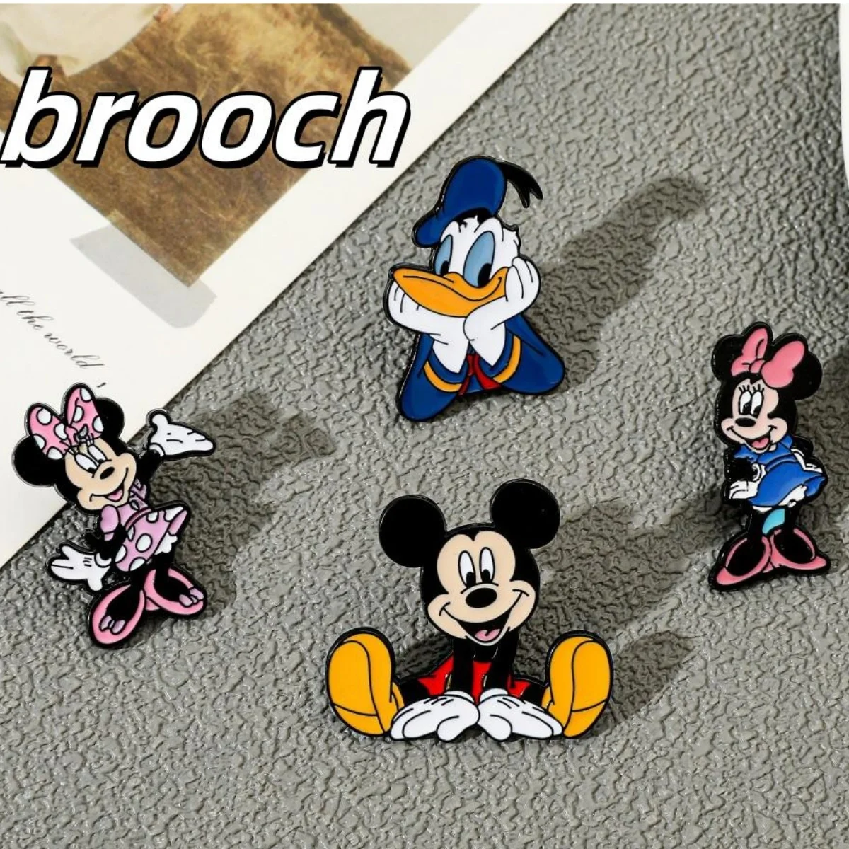 

Disney cartoon metal badge donald duck brooch mickey mini doll pins halloween anime pins DIY accessories children can wholesale