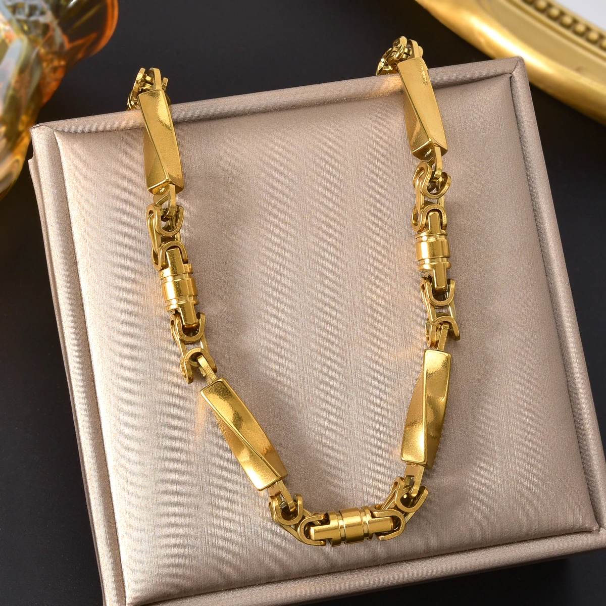 

Hiphop Punk Curb Cuban Link Chain Man Gold/Silver Color Stainless steel Necklace Classic Trendy Daily Wear Party Jewelry
