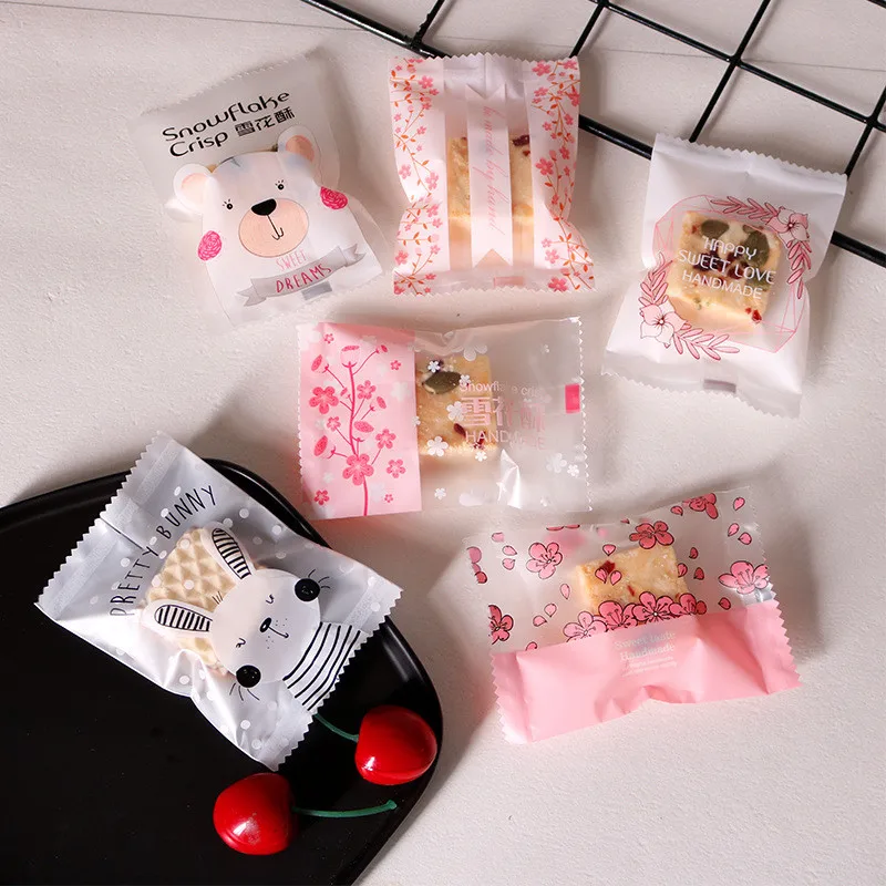 

100Pcs Small Cartoon Animal Printed Plastic Baking Packaging Biscuit Cookie Candy Machine Sealing Party Gift Bags