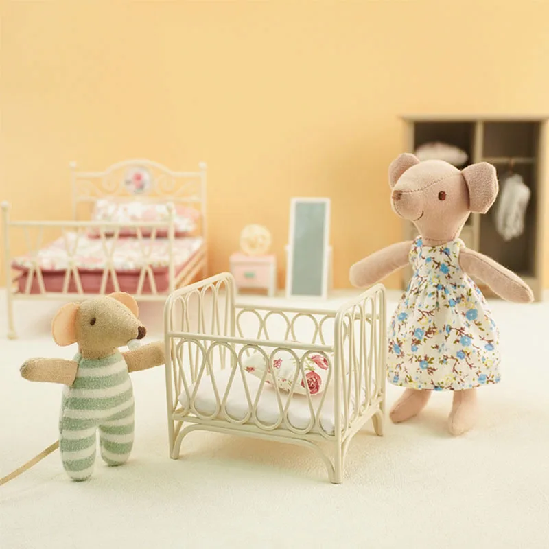 1:12 Scale Miniature Square Wrought Iron Crib Rectangular Bed Ornament Compatible with BJD Ob11 Dollhouse Home Furnishings